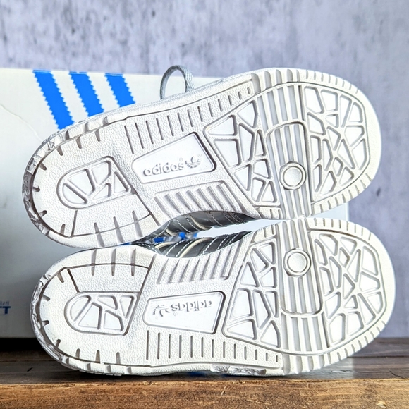 Adidas x Jeremy Scott Wings Metal Model sneakers in Silver, size 9 toddler - Picture 11 of 14